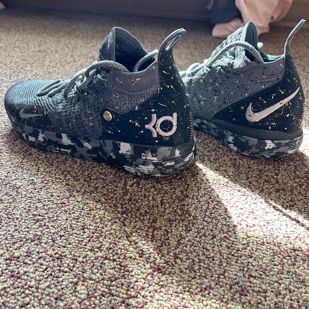 Nike Zoom KD 11 Gold Splatter Grey Knit Sneakers Size 12.5